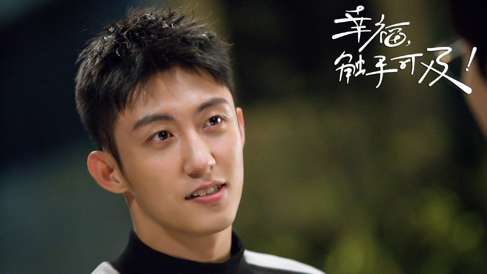 米切尔再度亮相篮球舞台,台风队蝉联总冠军,米切尔1美国队配色