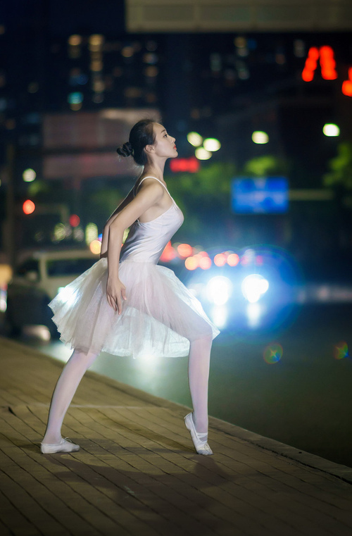 开云官方-跳水表现出色突尼斯拿下高分，跳水史最尴尬0分